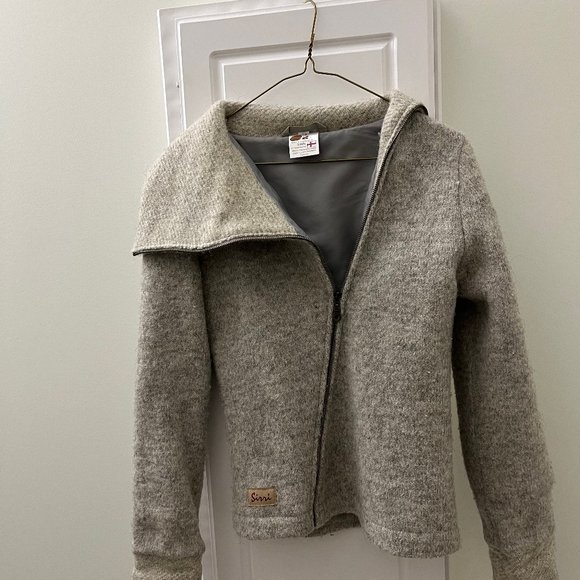 XS Icelandic lined wool sweater jacket with asymmetrical closing - Picture 5 of 5